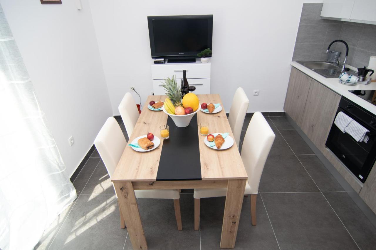 Valkane Beach Studio Apartment Pula Luaran gambar