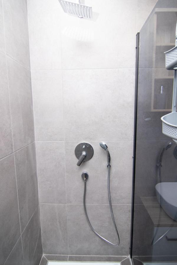 Valkane Beach Studio Apartment Pula Luaran gambar