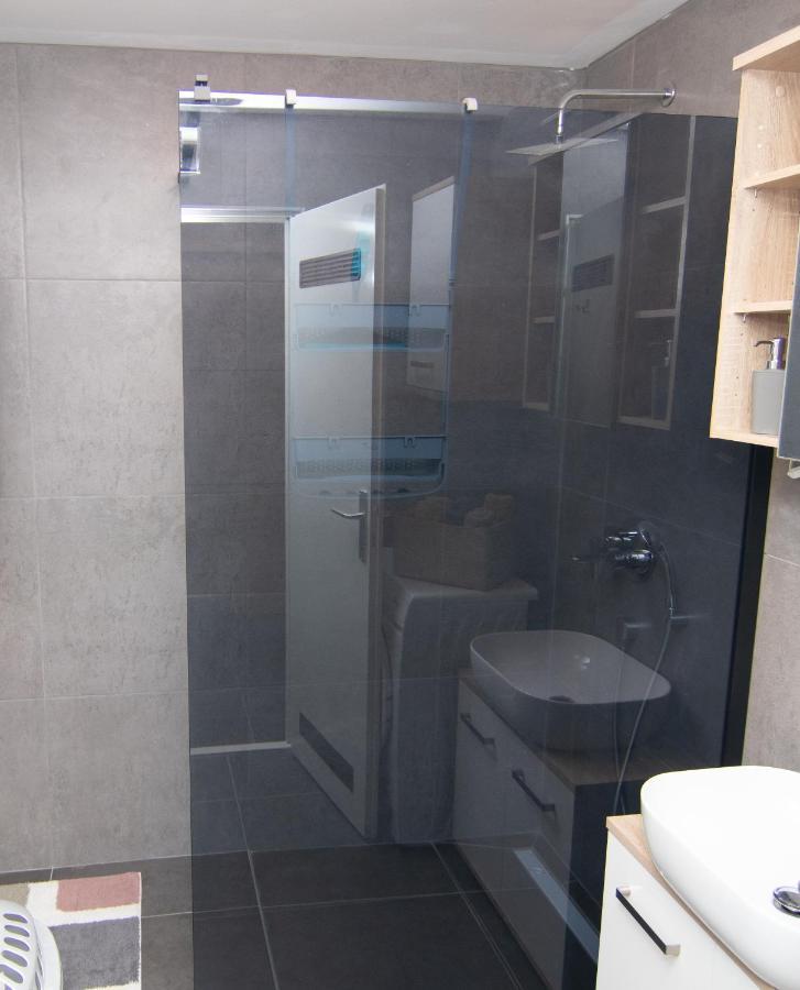 Valkane Beach Studio Apartment Pula Luaran gambar