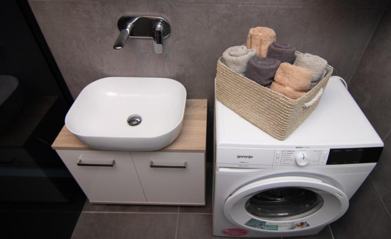 Valkane Beach Studio Apartment Pula Luaran gambar