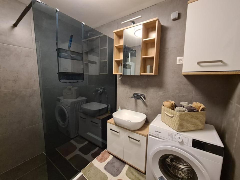 Valkane Beach Studio Apartment Pula Luaran gambar