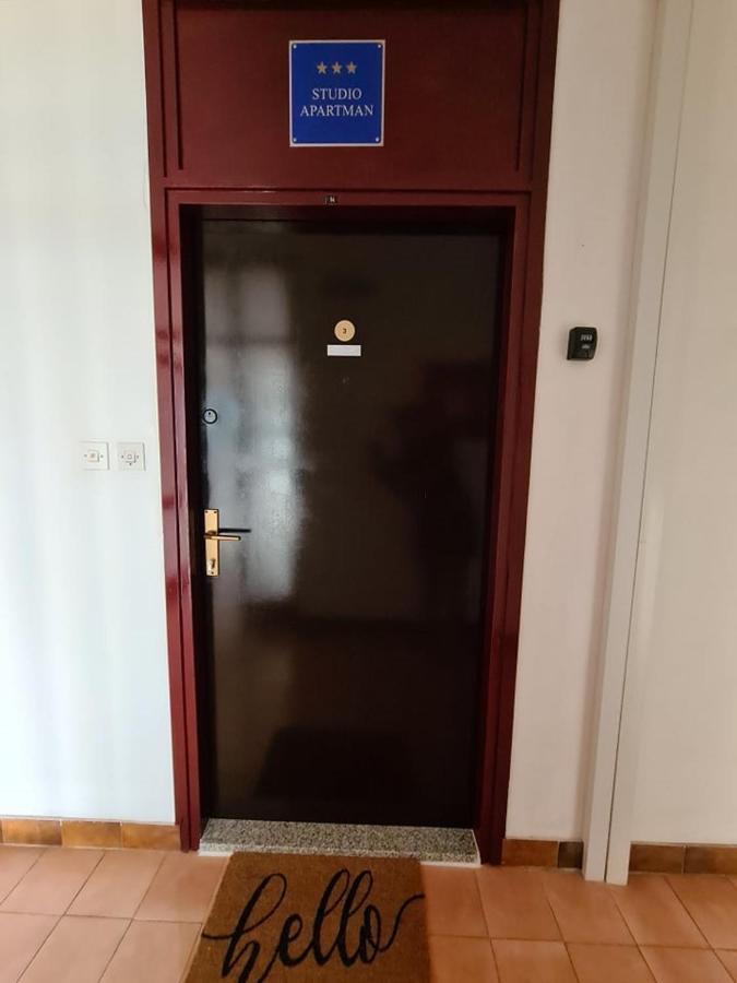 Valkane Beach Studio Apartment Pula Luaran gambar